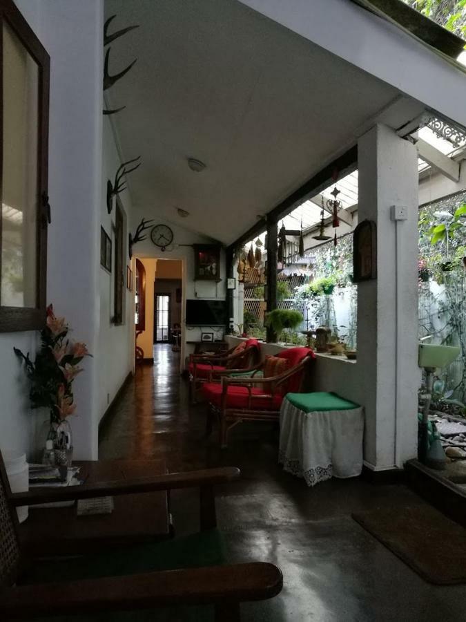 Kandy Inn Madugalle'S Family Guest House Exteriör bild